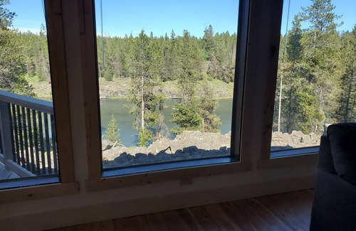 Island Park Cabin | Henry's Fork Retreat, stunning river views, footpath to river