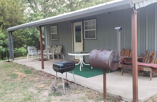 Sulphur House | Henson 1: Rustic Vacation Cabin in the Arbuckles of Southern Oklahoma