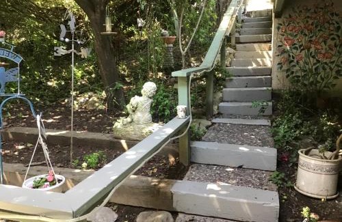 Lodge Hill Bed & Breakfast | Her Castle Bed and Breakfast