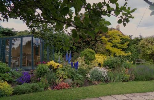 Bradford-on-Avon Bed & Breakfast | Herb Cottage