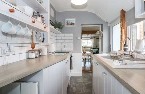 Snettisham Cottage | HERBIES COTTAGE, family friendly, with open fire in Snettisham