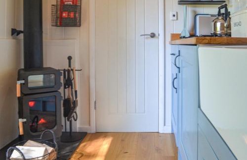 Llangadog House | Herdwick Hut Mountain Retreat