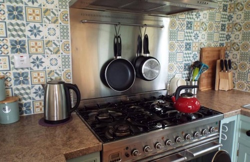 Wing Cottage | Herdy Lodge - Cosy Family Getaway