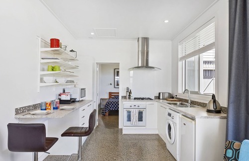 Opito Bay House | Here Comes Summer - Opito Bay Holiday Home