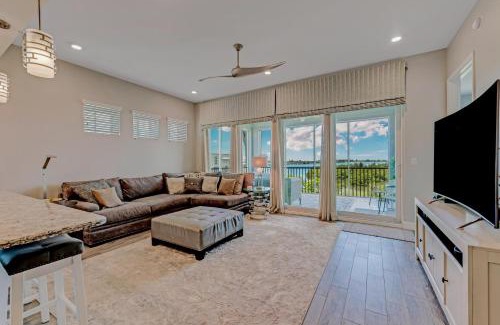 Whitney Beach House | Here Comes The Sun