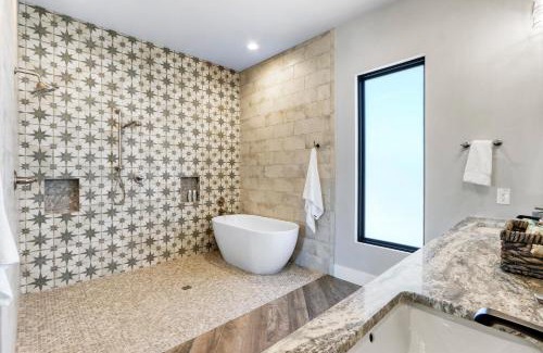 Canyon Lake House | Here Comes the Sun
