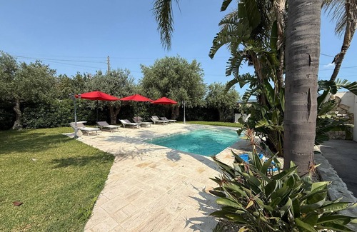 Floridia Villa | Here, every detail is designed to make you feel at home. Amati Home