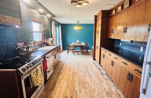Seguin Cottage | Hereford Skye - Horse & Livestock Trailer Friendly
