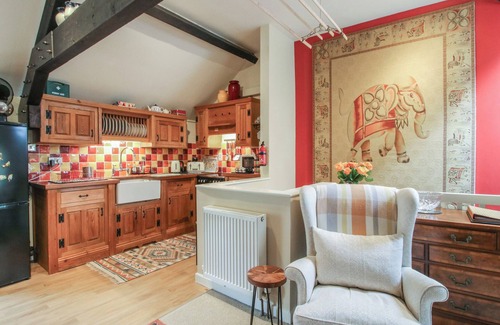 Pontesbury Cottage | HERIBERT COTTAGE, family friendly, with a garden in Shrewsbury