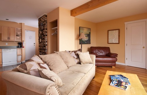 Heriot Bay Hotel | Heriot Bay Inn