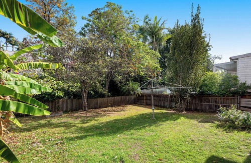 Highgate Hill House | Heritage 5BR Queenslander - Minutes walk to CBD&Southbank, 3 Parking