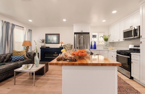 North Hollywood House | Heritage Design Luxury Bungalow with Modern Amenities