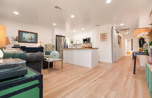 North Hollywood House | Heritage Design Luxury Bungalow with Modern Amenities