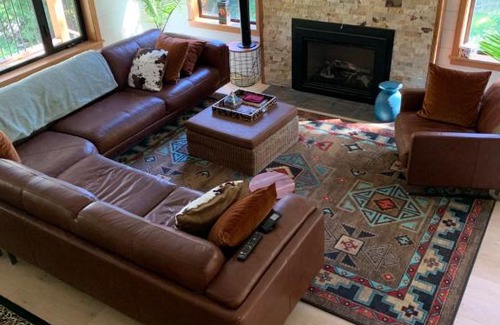 Salt Spring Island House | Heritage Farmhouse - Newly Renovated