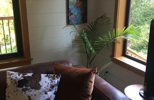 Salt Spring Island House | Heritage Farmhouse - Newly Renovated