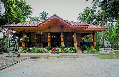 Cuenca Villa | Heritage Filipino Villa with swimming pool at TJM Resort - The Main House