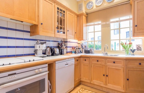 Knightsbridge House | Heritage & Harrods. - Three Bedroom House, Sleeps 5