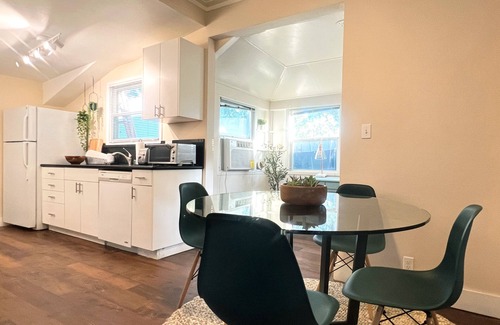 Los Gatos Cottage | Heritage Hideaway - Downtown Los Gatos