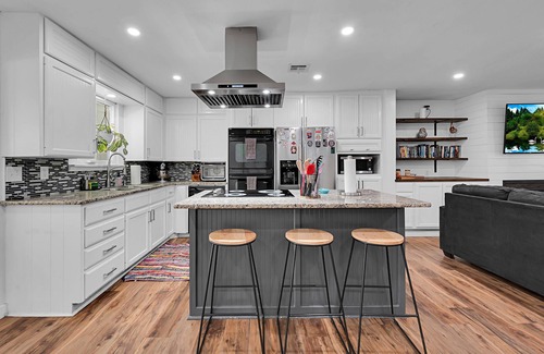 Waco House | Heritage Hideaway, Outdoor Oasis