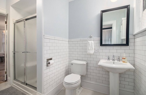 Grand Rapids Apartment | Heritage Hill Apt with efficiency kitchen in walkable neighborhood