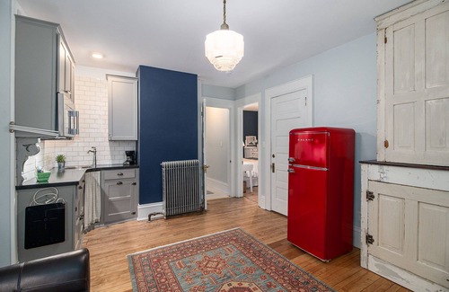 Grand Rapids Apartment | Heritage Hill Apt with efficiency kitchen in walkable neighborhood