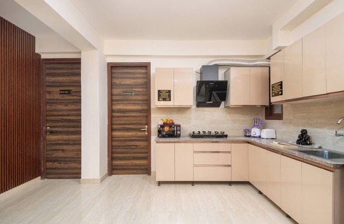 Sainik Farm Apartment | Heritage Homes Rosé - Luxury 2BHK Stay