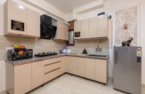 Sainik Farm Apartment | Heritage Homes Rosé - Luxury 2BHK Stay