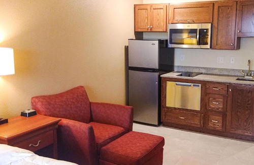Dickinson Hotel | Heritage Hotel and Suites