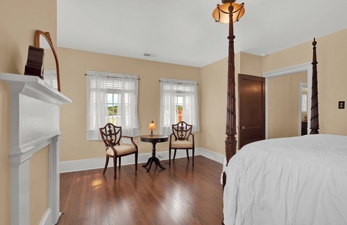 Ligonier House | Heritage House - Charming Historic Home