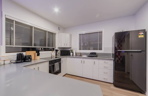 Christchurch House | Heritage House - Classic 3BR on Greenhurst Street