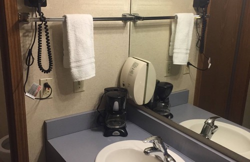 Lazbuddie Hotel | Heritage House Inn