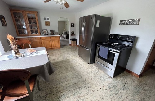Orrville House | Heritage House - Orrville, OH … minutes to Amish Country!