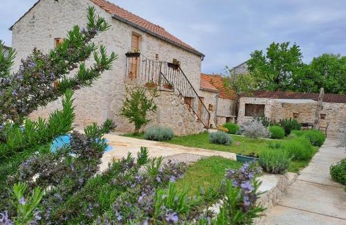 Cista Velika Villa | Heritage House Vrime - stone house with heated pool