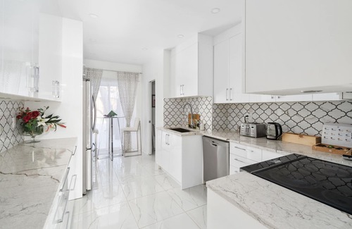 Lachine Villa | Heritage MTL 🔑 Huge 6Bedroom Waterfront Palace, Free Parking, Airport