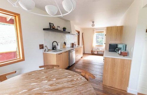 Golden Ski Chalet | Heritage, Scenic Views & Comfort at Chalet Aemmer