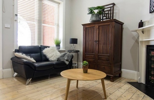 Geelong Apartment | Heritage Studio Walk to Geelong Waterfront
