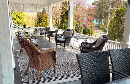 Port Stanley Cottage | Heritage style cottage with lake view, perfect porch for family gatherings.