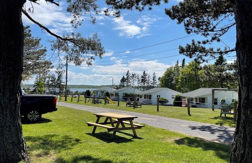 Anne's Land Cottage | Heritage Three-bedroom Cottage (Cottage 1)