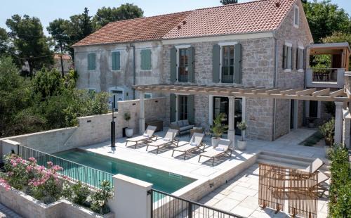 Kraj Villa | Heritage Villa Francheza