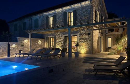 Kraj Villa | Heritage Villa Francheza