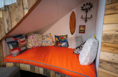 Mount Sterling Bed & Breakfast | Hermann Grain Bins BNB and Retreat Center Guest Grain Bin Foghorn Leghorn is a 2 story 30 plus foot grain bin with two distinct levels. Main level contains two queen beds, living room and full bathroom. Balcony Level contains queen bunk bed and ful