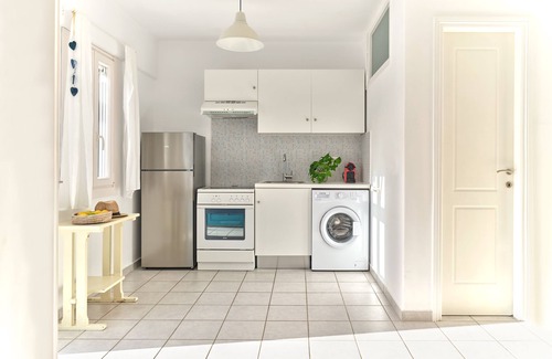 Piso Livadi House | Hermes | 2 Bedroom Apartment with Patio, Cleopatra Homes Paros