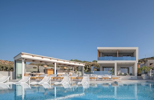 Skaleta Villa | Hermes Grand Luxury Beachfront Villa & Spa-Private Beach, Turkish Hammam & Sauna