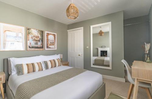 Cheltenham House | Hermitage Cottage