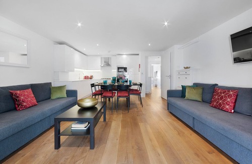 Harringay Apartment | Hermitage Road Apartment by MoreThanStays | Garden