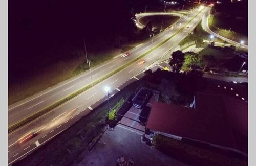 Luna Park House | Hermosa Autopista del Café KM 5 Vía Salento Q