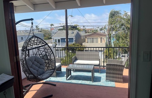 North Redondo House | Hermosa Beach Sunshine