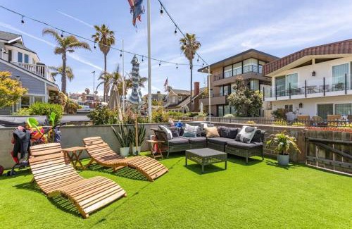 Hermosa Beach House | Hermosa Bungalow 1920s Charm Steps to the Strand