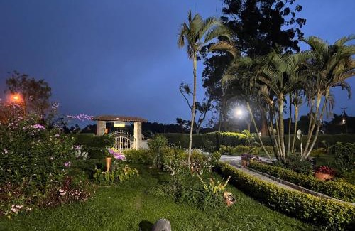 Piedecuesta Ski Chalet | Hermosa Cabana con bonito Jardin y piscina en la Mesa de los Santos