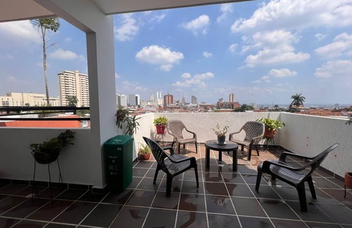 Cali House | Hermosa Casa con la Mejor Vista de la Ciudad en el Barrio Bohemio de San Antonio